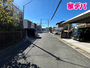 外観 前面道路はゆとりの約6m!車通りも比較的少なく、落ち着いた住環境が魅力です。