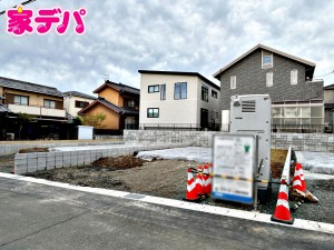 外観 建築予定地です。ご見学希望のお客様につきましては同型同仕様の物件にご案内いたします。当日のご連絡でも対応いたします。お気軽に『家デパ』までお問い合わせ下さい!経験豊富なスタッフが対応いたします。