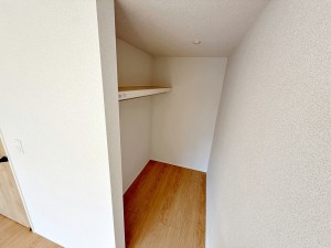 その他画像 【施工例】WICは洋服、帽子、バッグなど全て収納可能!お部屋がスッキリ整理整頓できます!