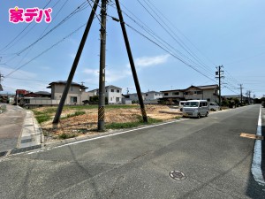 外観 前面道路:南西側約6m幅