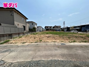 外観 建築予定地です。ご見学希望のお客様につきましては同型同仕様の物件にご案内いたします。当日のご連絡でも対応いたします。お気軽に『家デパ』までお問い合わせ下さい!経験豊富なスタッフが対応いたします。