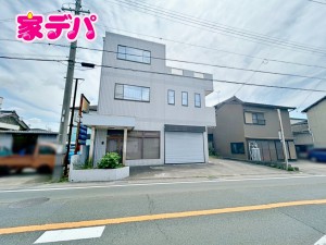 外観 小学校や保育施設、買い物施設がすべて徒歩圏内