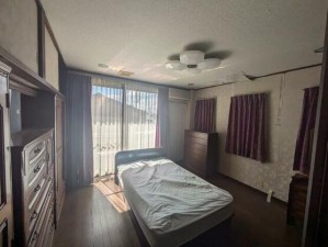 寝室 明るいお部屋は開放感がありますね。