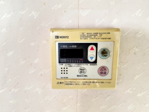 キッチン 設定温度、設定量まで自動でお湯はり。追い炊き機能で生活時間帯の違うご家族でも快適入浴!