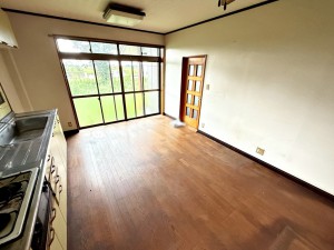 居間 忙しい朝でもご家族揃って食事ができる、ゆとりある大きさのダイニングスペースです!