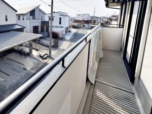 その他画像 【バルコニー】 陽当たり良好で、晴れた日には洗濯物がカラッと乾きますね