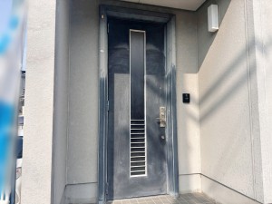 玄関 【玄関】 お洒落な玄関ポーチがご家族の帰りを明るくお迎えしてくれます。