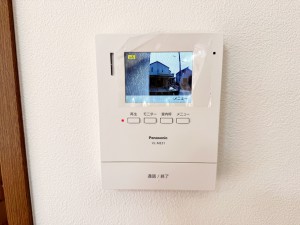 その他画像 【TVモニター付きインターホン】 防犯性に優れた安心のシステム。訪問者が一目でわかります。