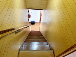 内装 階段には手すりが付いているので上がり下がりが安心です。