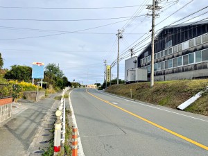 外観 前面道路も広く車通りも少ないので、運転が苦手な方でも自分のペースで駐車ができます