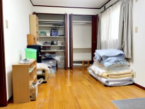 その他画像 【洋室】 腰窓で机や家具の配置がしやすい洋室。子供部屋や書斎にもオススメです!