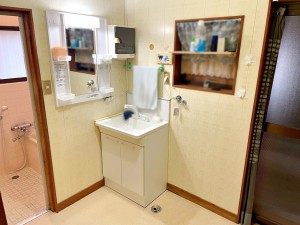 その他画像 【洗面台】 清潔感溢れるスタイリッシュなデザインの洗面化粧台