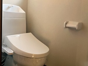 その他画像 【トイレ】 1、2階共にシャワー機能付!小窓が付いている為換気もスッキリして頂けます。