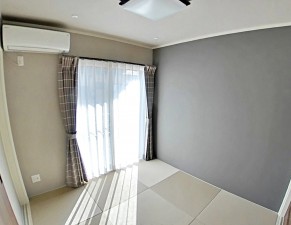 その他画像 【和室4.5帖】 リビングと続き間の和室は落ち着きますね。ゆったりとした時間を過ごせます。