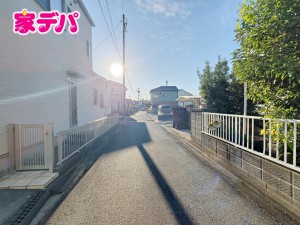 外観 前面道路:北側約4m幅