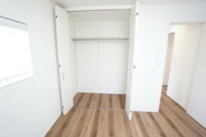 その他画像 壁面クローゼットがあればタンスを置く必要がなく、出っ張りのないスッキリ空間を維持できます。