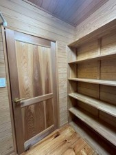 その他画像 たくさん物が置けるので、趣味の物や非常用の備蓄庫としても利用できます。