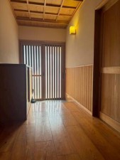 玄関 日差しが心地よく差し込む玄関は朝の出勤・通学、お買い物など、日々のお出かけが楽しくなります!