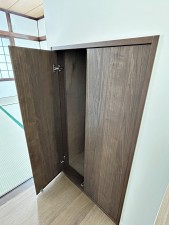 その他画像 デッドスペースも有効活用!階段下に生活用品のストックを保管できます