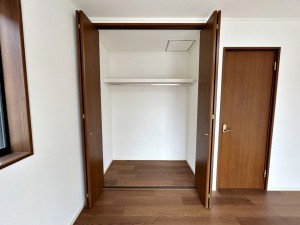 その他画像 【CL】 壁面クローゼットがあればタンスを置く必要がなく、出っ張りのないスッキリ空間を維持できます。