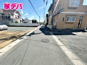 外観 前面道路:南側約4m幅