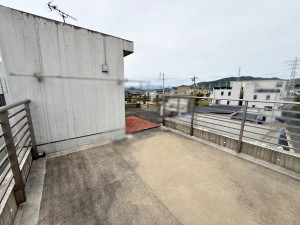 外観 【屋上バルコニー】 風通しがよく日当たりに恵まれており、お洗濯が気持ちよく乾きます。