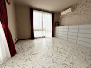 その他画像 【洋室13帖】 3階には、将来的に2部屋に仕切ることができる広々とした洋室。
