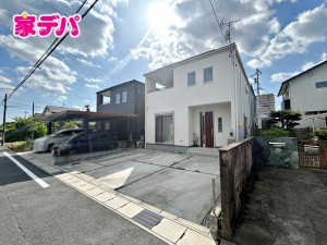 外観 太陽光発電システム・蓄電池を完備、日々の電気代や非常時への備えに安心です