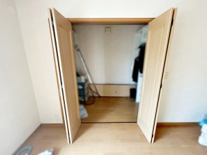 その他画像 【CL】 全居室に収納が完備されています。衣類や雑貨、子供のおもちゃまでスッキリ収納できます。