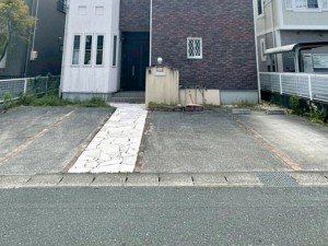 その他画像 駐車場は3台分を確保、並列で駐車できます。