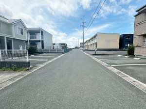 外観 前面道路:北側約6m幅