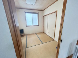 その他画像 【和室約5帖】 リビングとつながる畳敷きのお部屋。お子さんが小さい方には、キッズスペースとしてご利用頂けますね