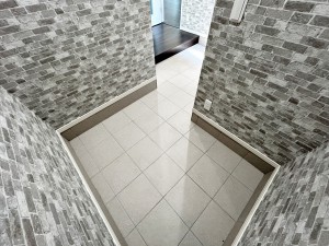 内装 【土間収納】 アウトドア用品や屋外で遊ぶ子供のおもちゃ、園芸用品などの収納に便利な土間収納