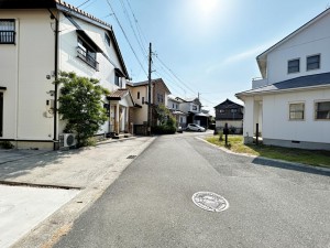 外観 前面道路