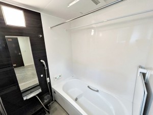 風呂 【浴室】 足がしっかりと伸ばせる快適な空間でリラクゼーション。一日の疲れをリフレッシュ!