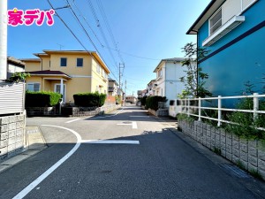 外観 通行や駐車の際に余裕がある広さです。運転が苦手な方でもラクラク!