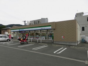 周辺 ファミリーマート豊橋多米東町三丁目店(790m)