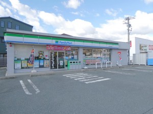 周辺 ファミリーマート豊川御油町南店(640m)