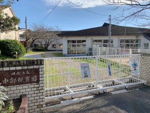 周辺 中部保育園(240m)