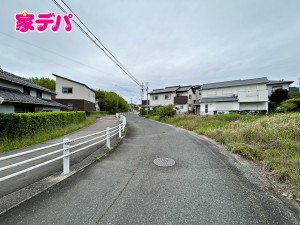 外観 前面道路:西側約7.2m幅