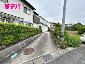 外観 通りから奥まった位置にあり、落ち着いた住環境が魅力です
