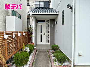 玄関 玄関が道路に面していないので、プライバシーを確保できます。