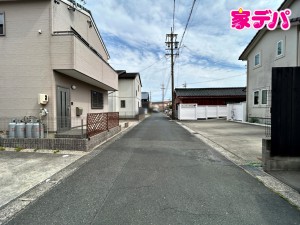 外観 前面道路:西側約4.9m幅