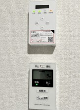 その他画像 主に発電量や売電・買電状況の確認、停電時の自立運転への切り替え、エコキュート等の他機器との連携操作に使用します。