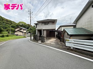 外観 複数の公園がすぐ近くにあり緑豊かな環境です!