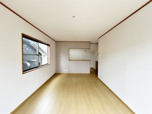 居間 人気の対面キッチンは料理をしながらご家族やお客様との会話が楽しめます!