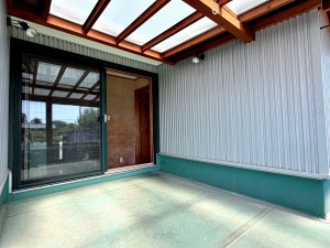 その他画像 【バルコニー】屋根付きバルコニーは、サンルームのような感覚で趣味やくつろぎの空間として活用できます