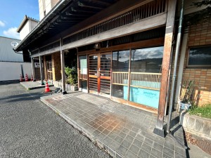 玄関 店舗入り口
