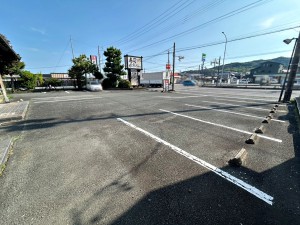 その他画像 駐車スペースが豊富に確保されているため、多くの来客にも対応できます