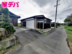 外観 車庫、物置付き